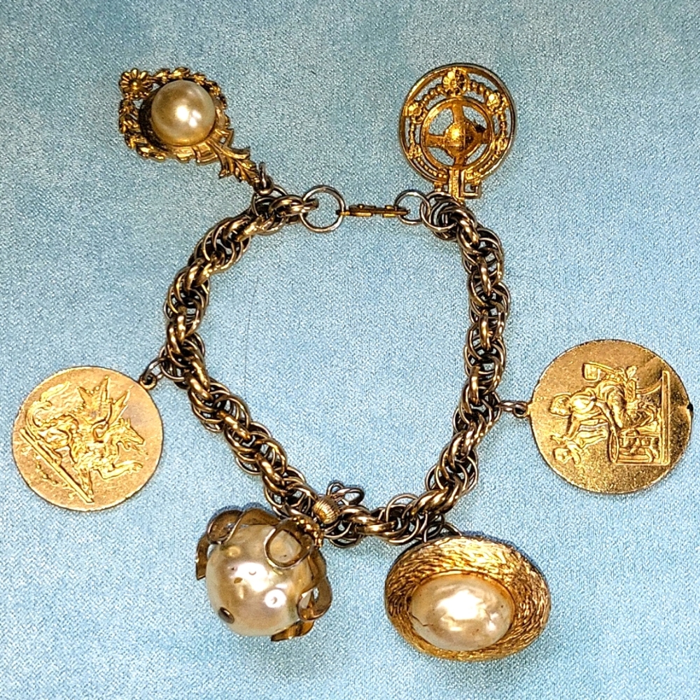 COPY - Vintage charm bracelet